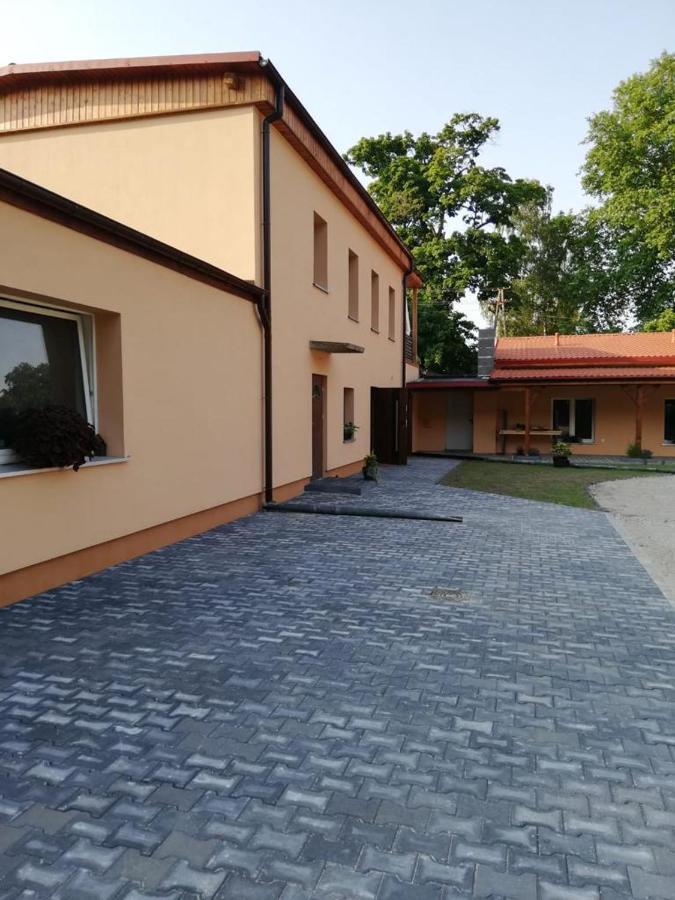 Uroczysko Olesnica Bed & Breakfast Chodzież Eksteriør bilde